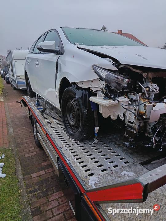 Sprzedam toyote auris214 dizel uszkodzonom 780km wielkopolskie Konin