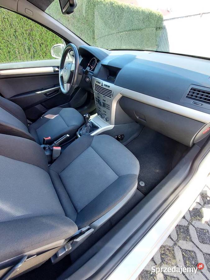OPEL ASTRA KOMBI 2007 19 Astra Bogatynia