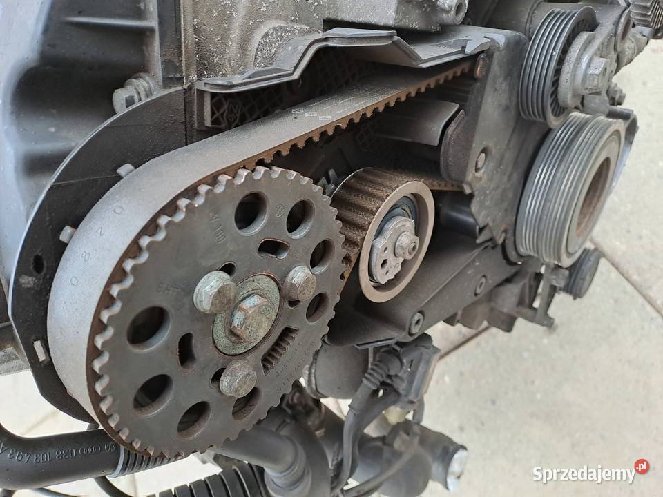 Volkswagen Passat B5 19 TDi 101 silnik kompletny Części samochodowe