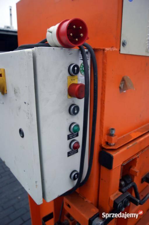 Belownica HSM 155 VL Prasa do makulatury surowcó Zwoleń