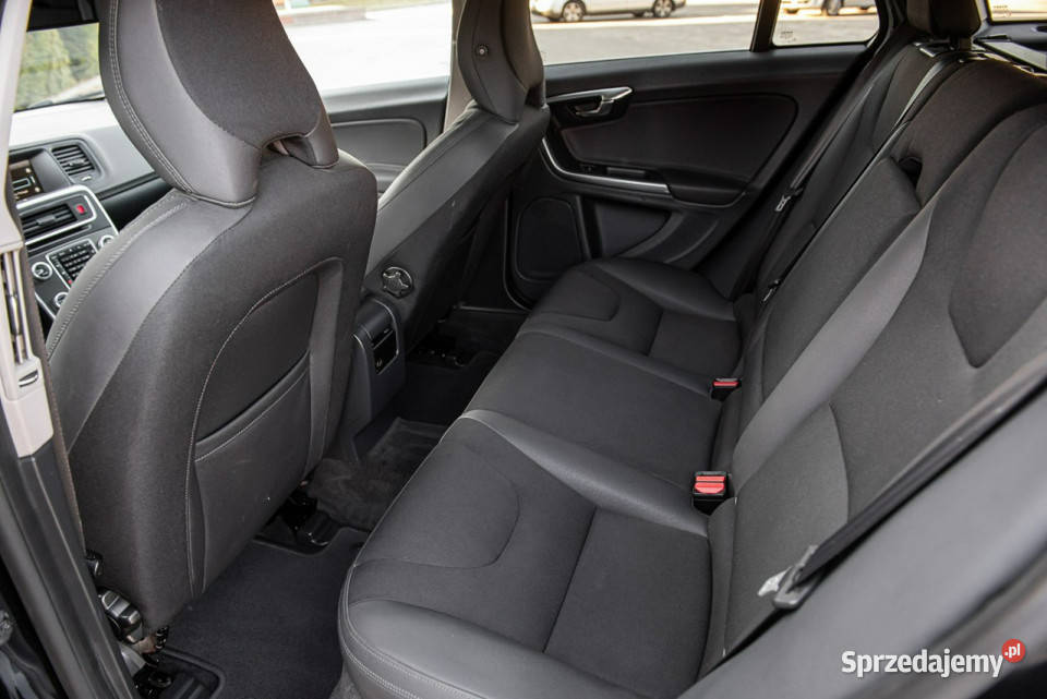 Volvo V60 RDesign 20d D4 163 5 cylindrowy Manual