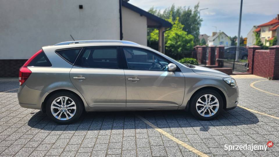 Kia Ceed Kombi 16 CRDI 116 2010r Doinwestowany Rok produkcji 2010 Koło