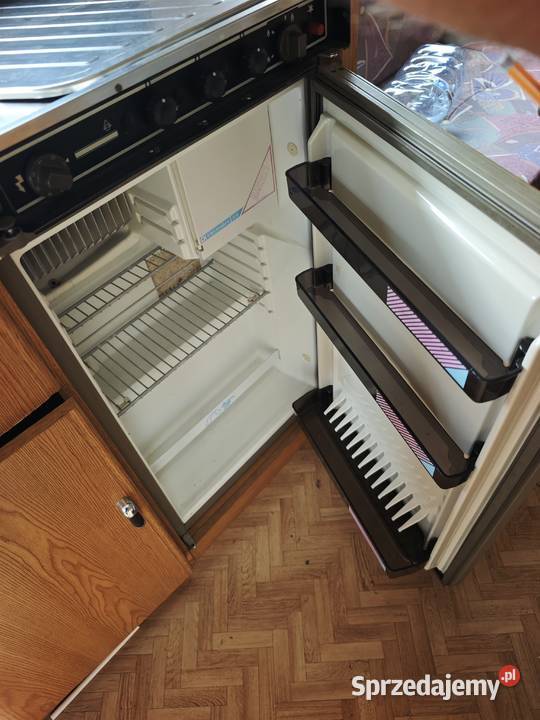 Przyczepa kempingowa BURSTNER 4607 760 masa Przyczepy i naczepy Konieczkowa