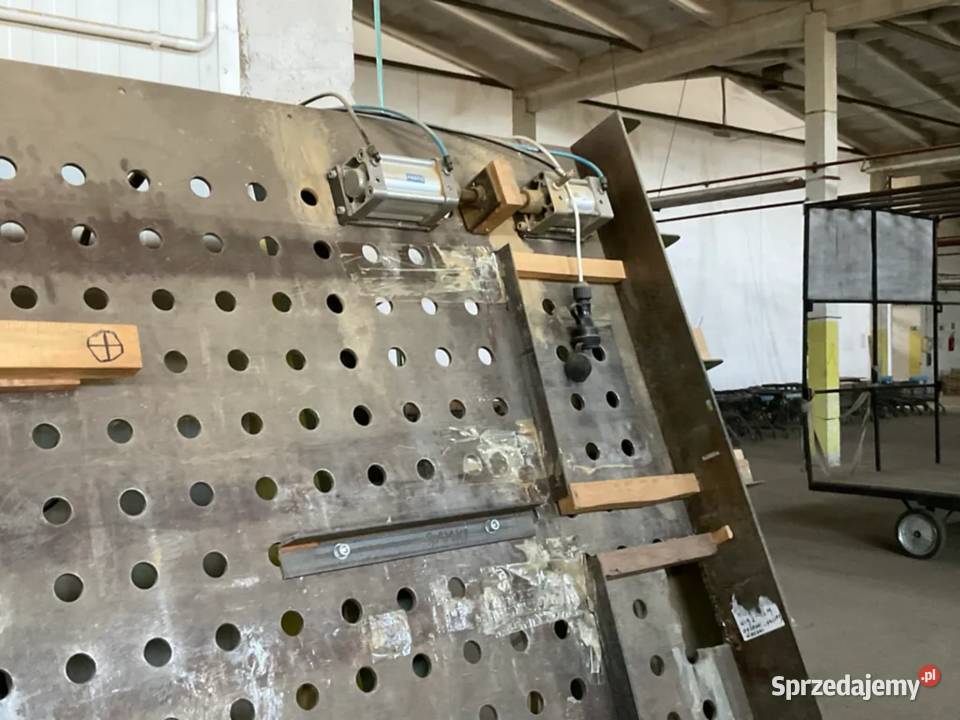 Stół Prasa montażowa Pneumatyczna 2400x1150 mm Kórnik