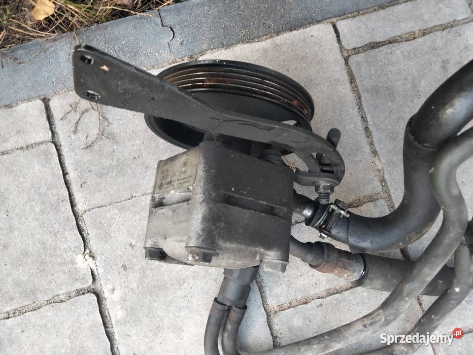 Nissan Primera P11 lift 16 16v pompa wspomagania Rok produkcji 2001 Pionki