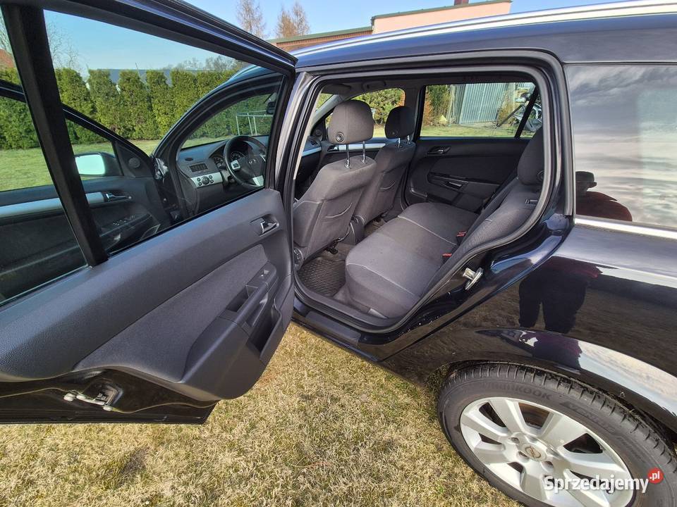 Opel Astra 16 kombi czerwony Ner