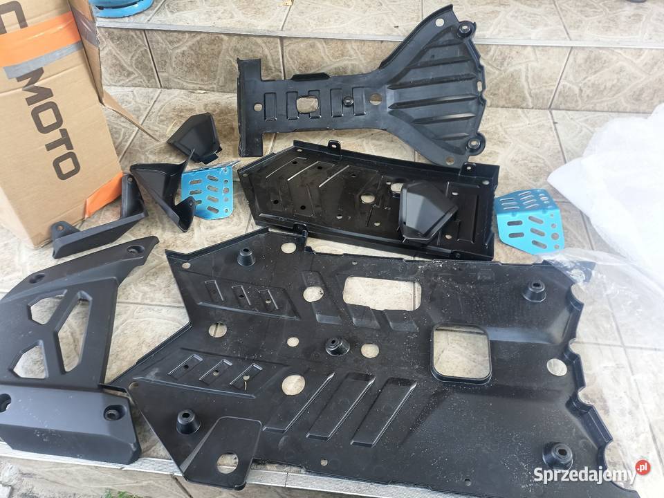 Cf Moto 1000 850 plastiki podłogi Rawa Mazowiecka