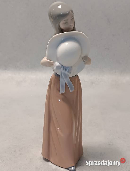 LLADRO 5007 Bashful Dziewczyna z kapeluszem sprzedam