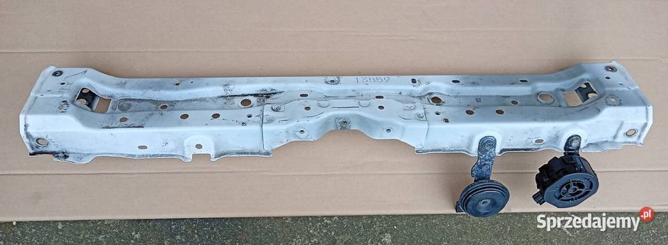 Toyota Corolla E21 Hybryda pas przedni górny