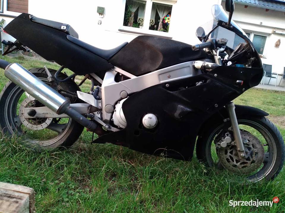 w całości na części Yamaha FZR 600 Słupca