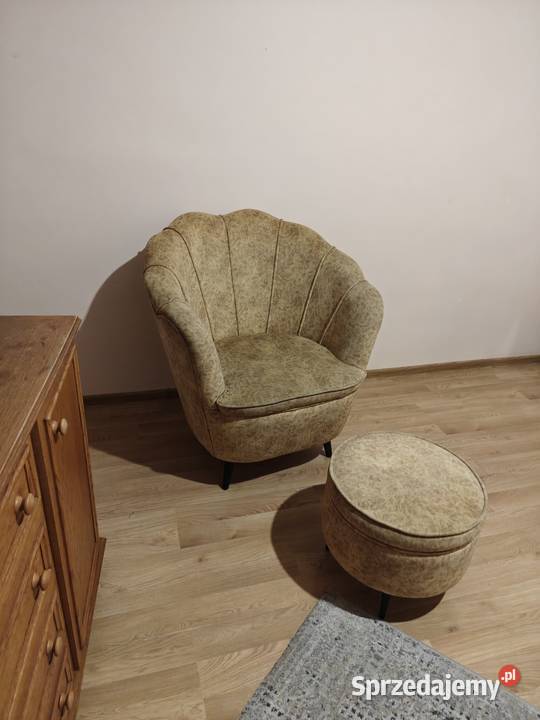Fotel uszak z podnóżkiem Radom