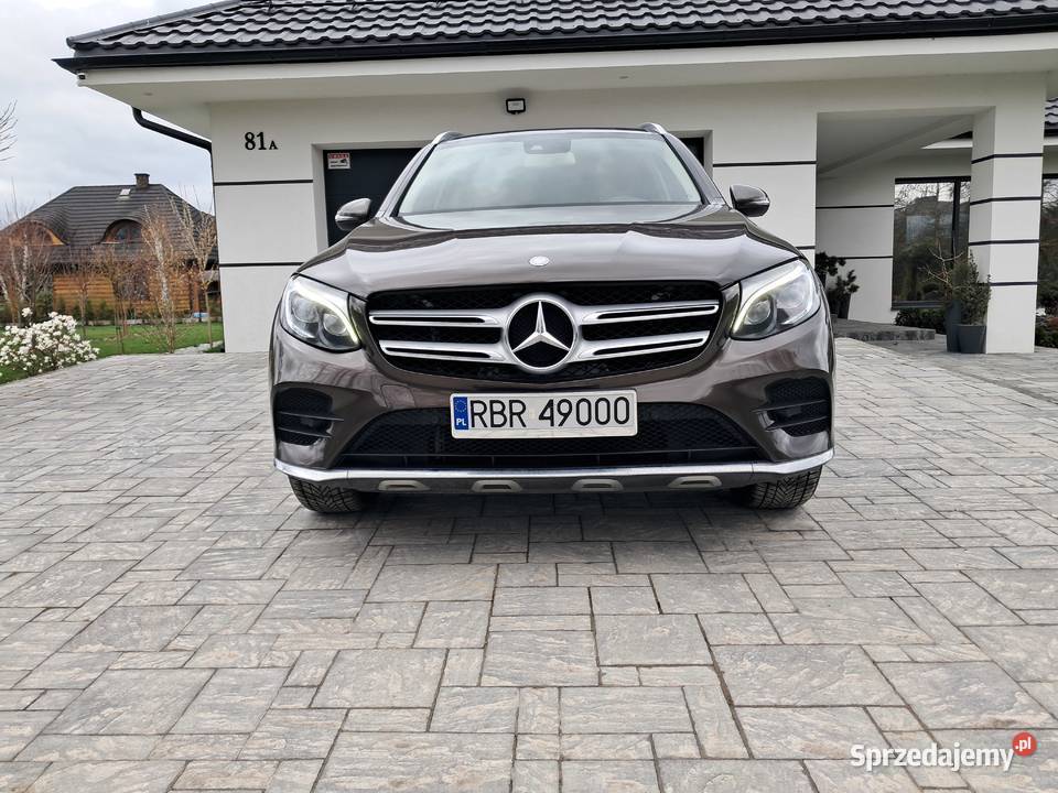 Mercedes Benz GLC 250 4MATIC AMG LINE Benzyna Rok produkcji 2016 Brzozów