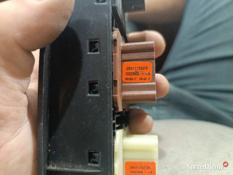 PANEL SZYB LEWY PRZÓD DACIA DUSTER II sprzedam