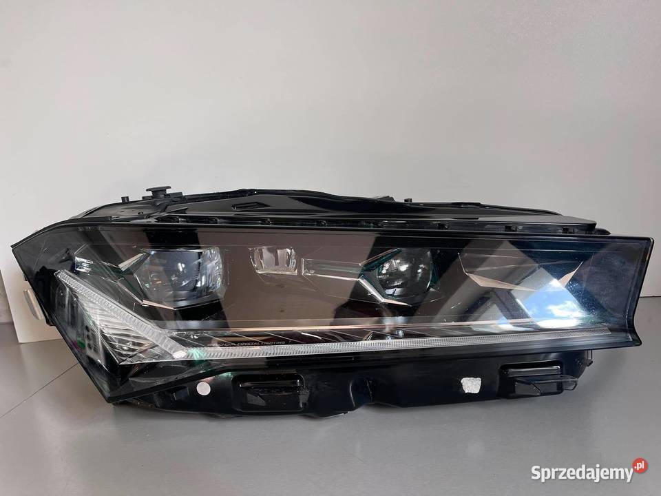 SKODA SUPERB IV CRYSTAL LIGHTING FULL LED PRAWA wielkopolskie Ostroróg