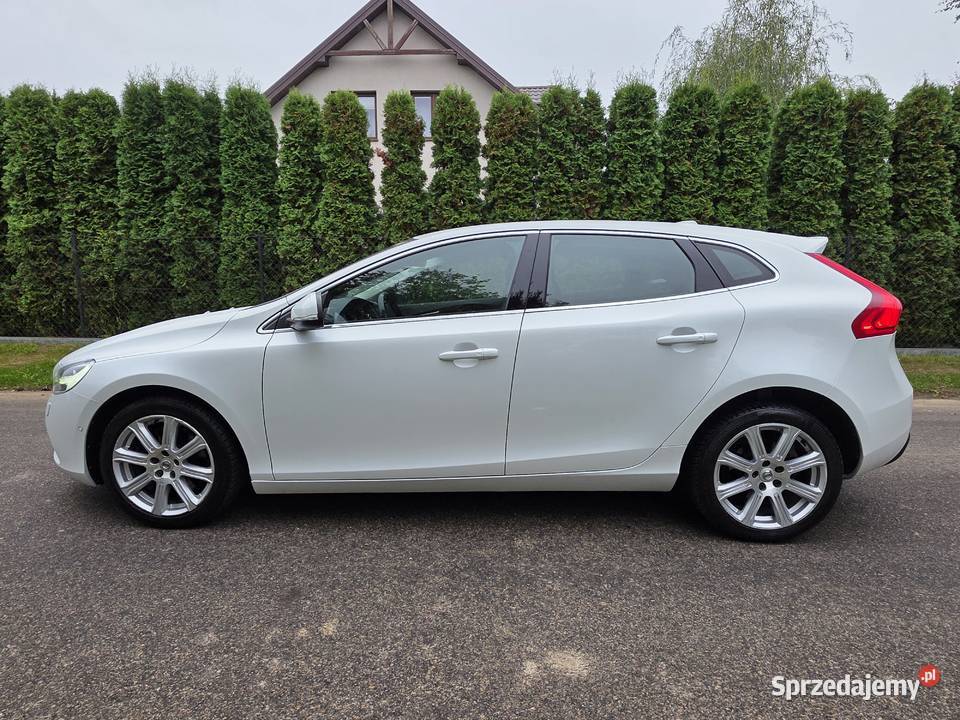 Volvo v40 D4 190 automat bezwypadkowy opłacony zmieniarka CD