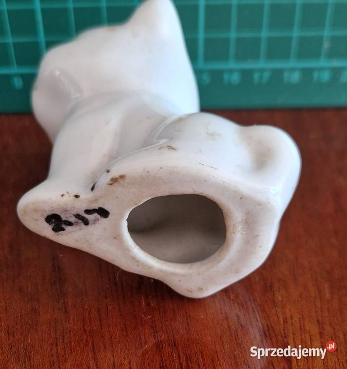 figurka porcelanowa kota Porcelana i szkło Syców