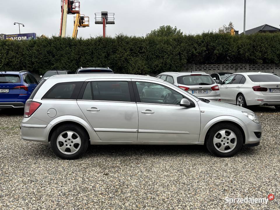 Opel Astra Paniówki