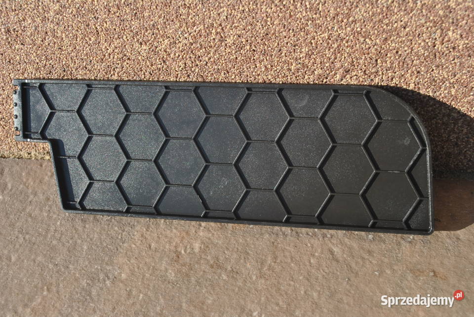 Płyty oddzielające wgłębienie bagażnika BMW sprzedam