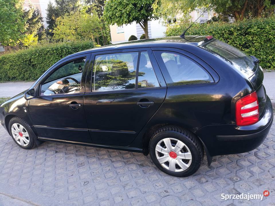 FABIA kombi 2003 poj 12 benzynaEKONOMICZNA długo czarny Elbląg