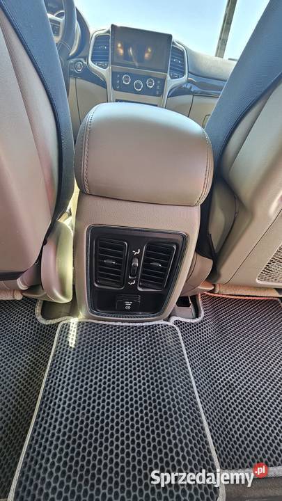 Jeep grand Cherokee wk2LPG nieuszkodzony