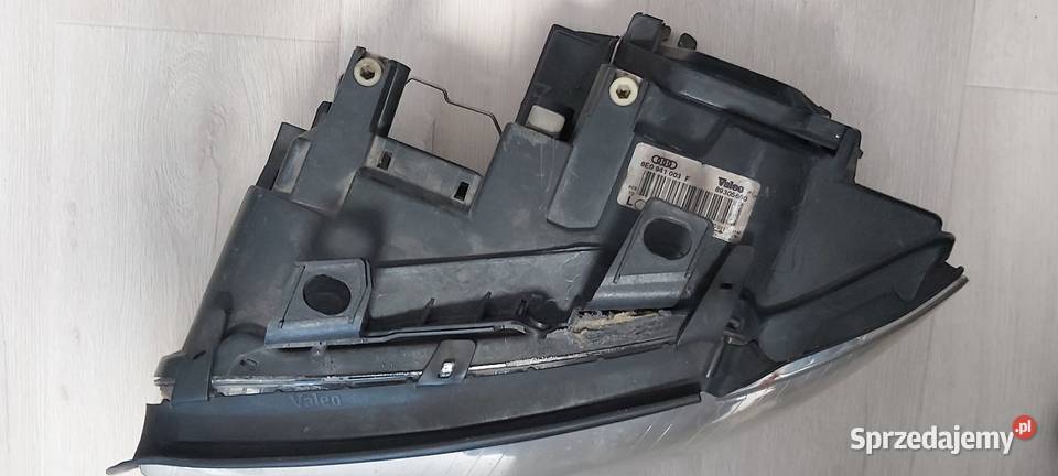 Reflektor Lewy Audi A4 B6 Valeo 8E0 941 003 F dolnośląskie Oława
