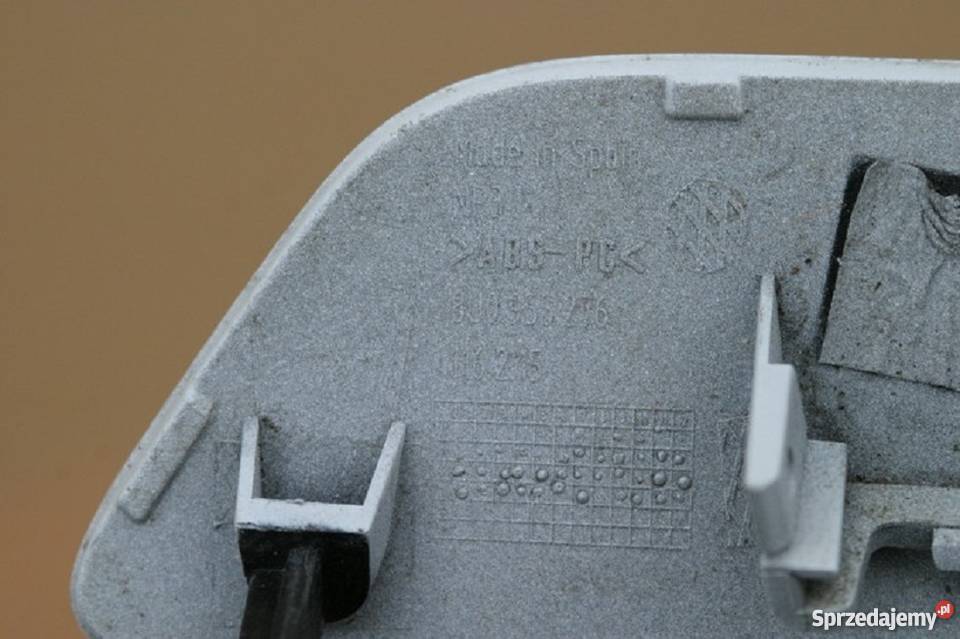 AUDI Q3 8V0 ZAŚLEPKA SPRYSKIWACZY PRAWA Bieleń sprzedam