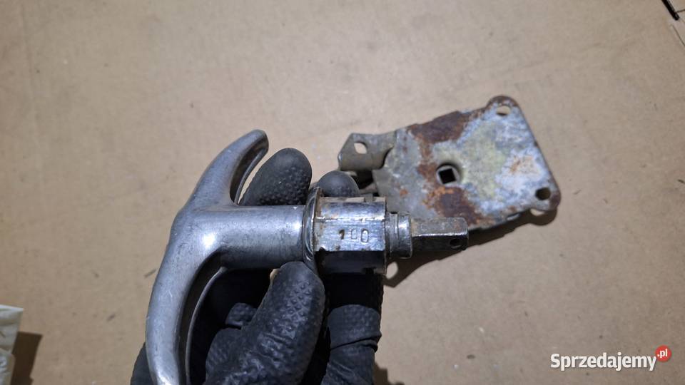 Klamka klapy bagażnika M20 FSO Warszawa Gaz Kraków