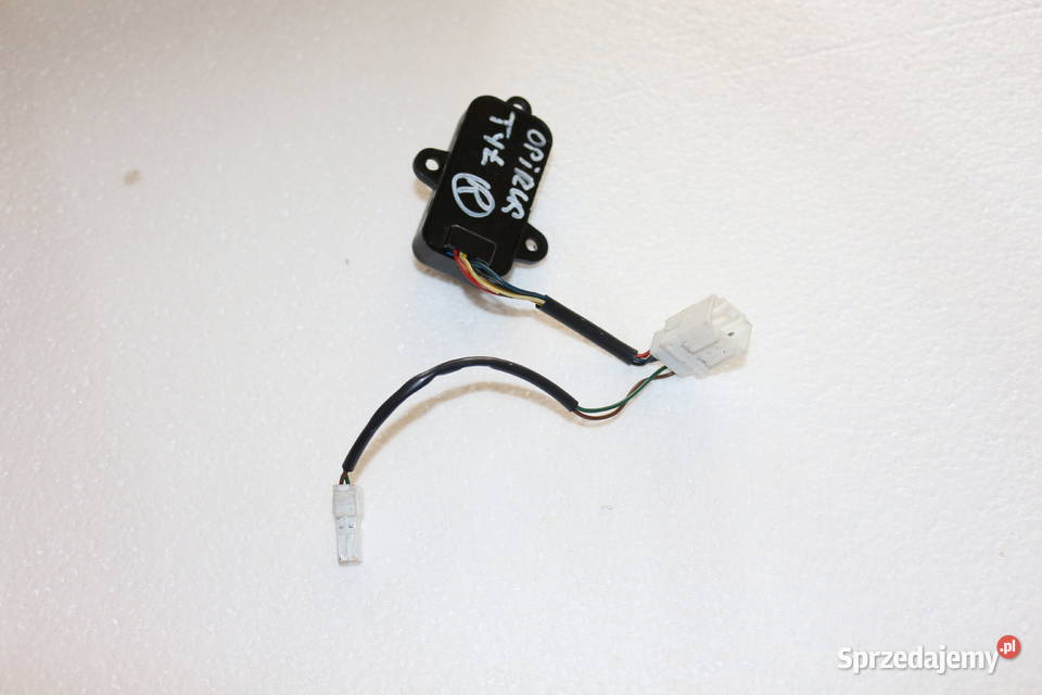 KIA OPIRUS PRZEŁĄCZNIK SZYBY PRAWY TYŁ 621W04730 Prochowice