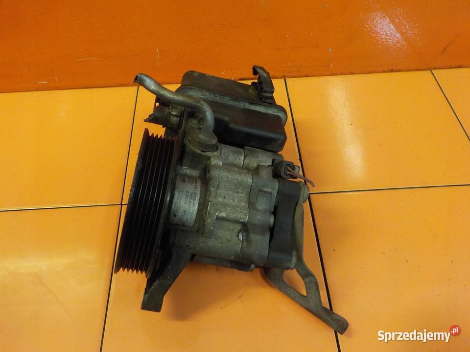 MERCEDES W204 C200 22 CDI 12r 136 651 pompa mazowieckie Suków