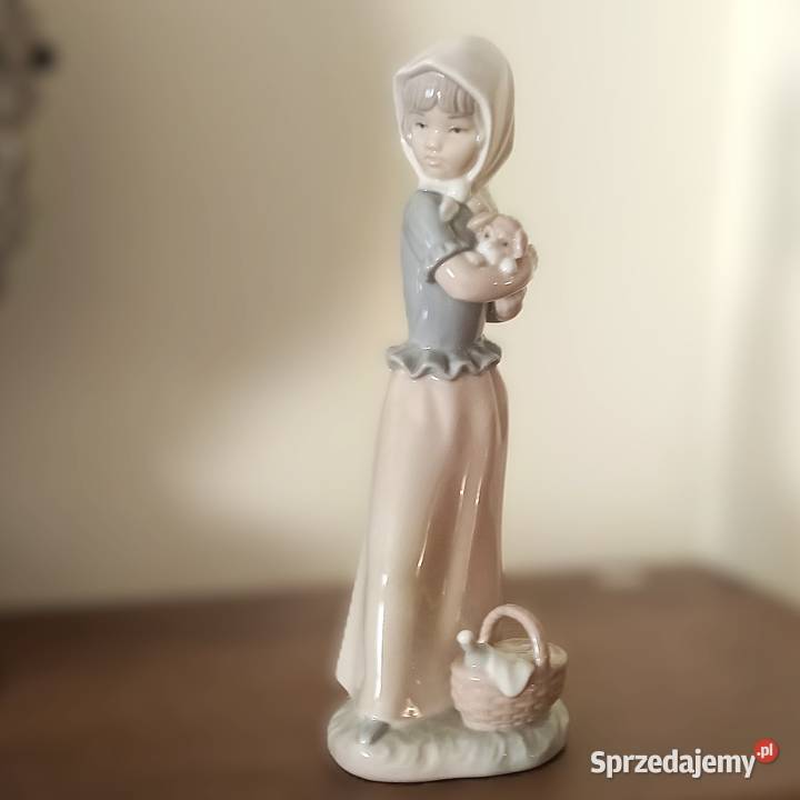 Nao LLadro Figurka dziwczynki Szczytno