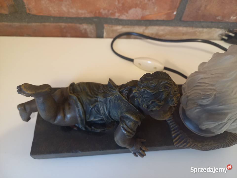 Lampka figuralna z dzieckiem szklany klosz zachodniopomorskie Gawroniec