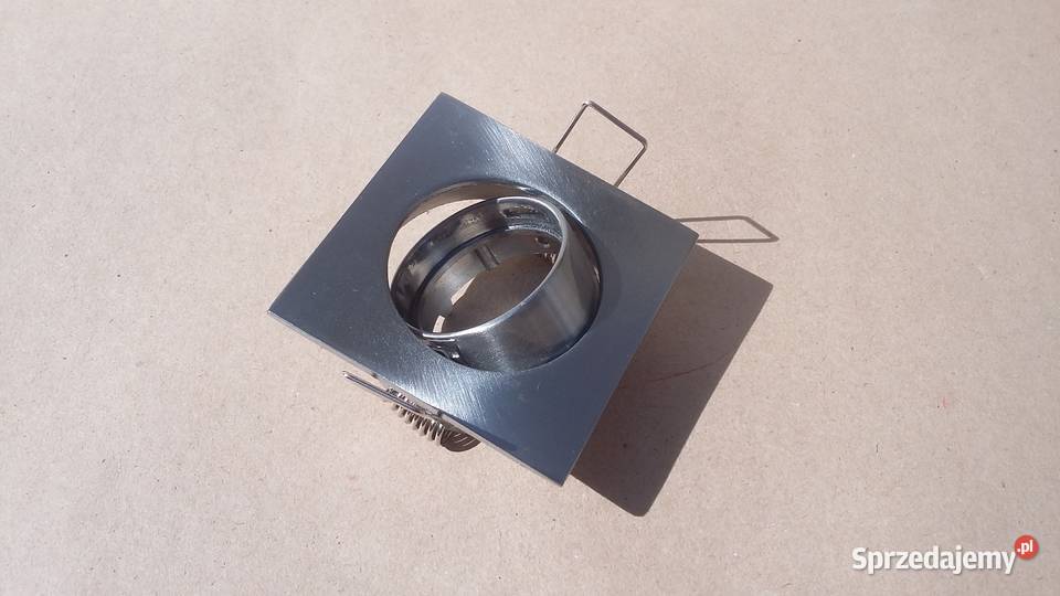 Oczko sufitowe wpuszczane MAŁE uchylne KWADRAT Warszawa