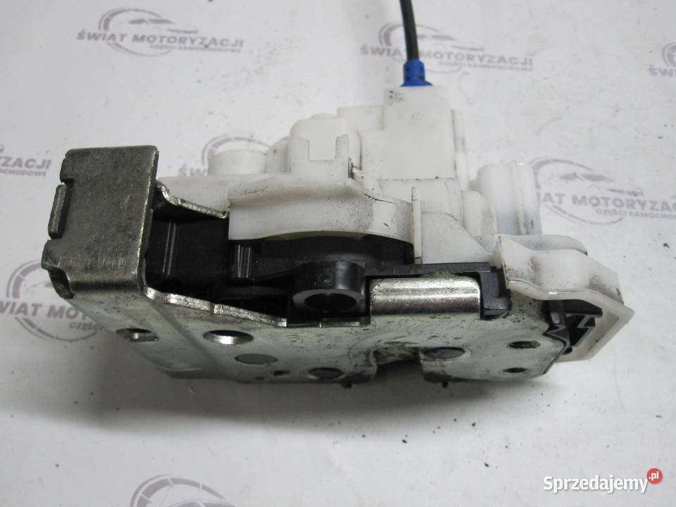 DOBLO II COMBO D LIFT 16r zamek drzwi lewy tył