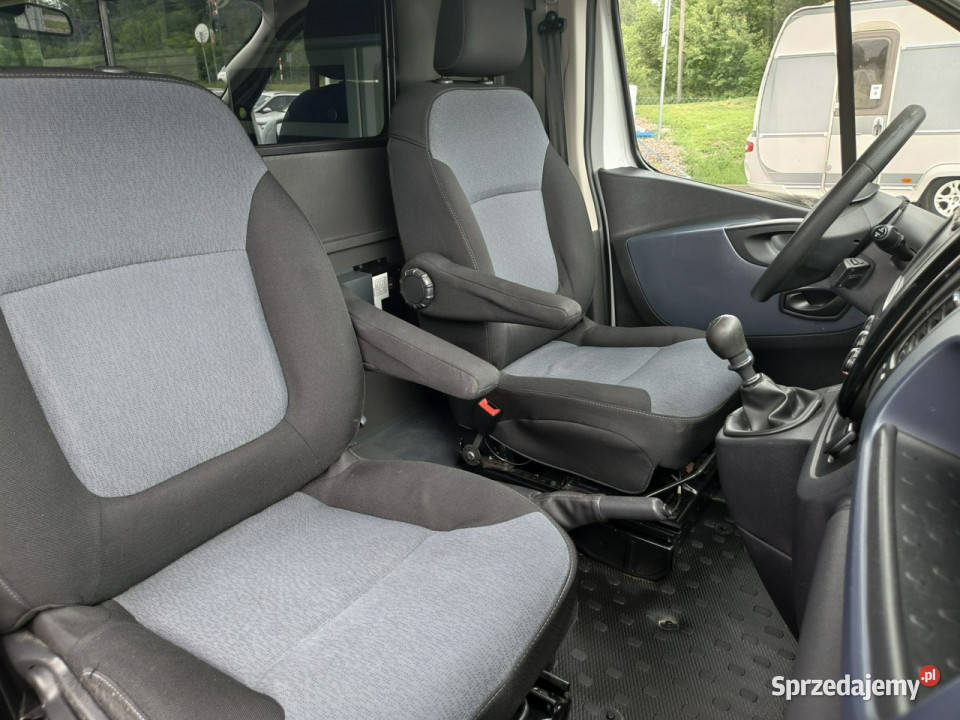 Opel Vivaro 16 D 145 AMBULANS karetka nawigacja Kęty