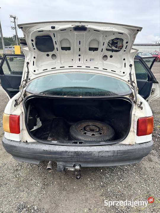 Dawca części AUDI B3 80 SEDAN 1990 R 18 75