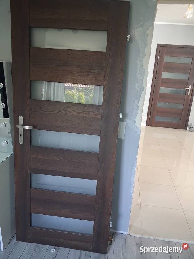 Sprzedam drzwi wewnetrzne 80cm mazowieckie Niestum