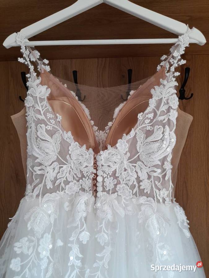 Suknia ślubna brokatowa śmietankowa bogato Linia "A" małopolskie Ciężkowice