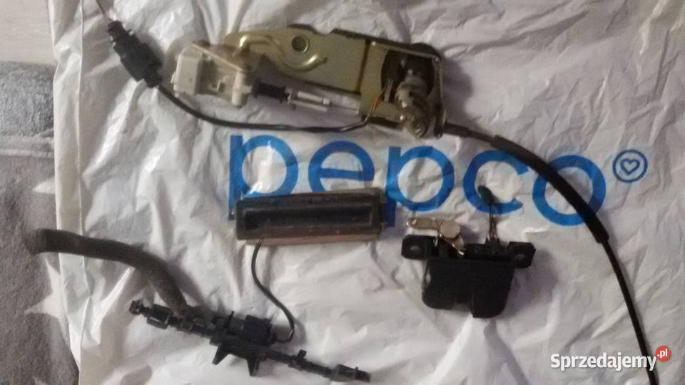 KLAMKA TYLNEGO BAGAZNIKA VW PASSAT B5 FL KOMBI Rok produkcji 2003 Klamki Motoryzacja Elbląg