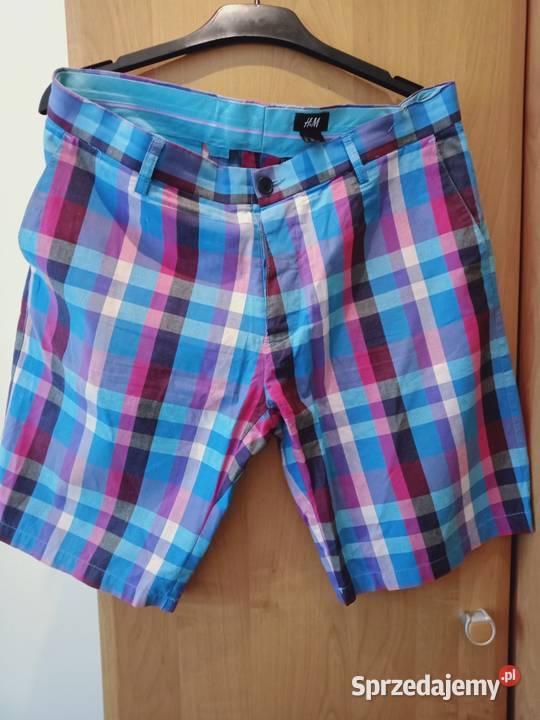 Szortykrótkie spodenki HM