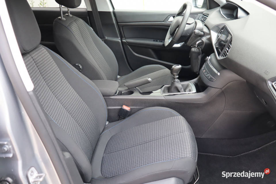 Peugeot 308 12 PureTech Zabrze