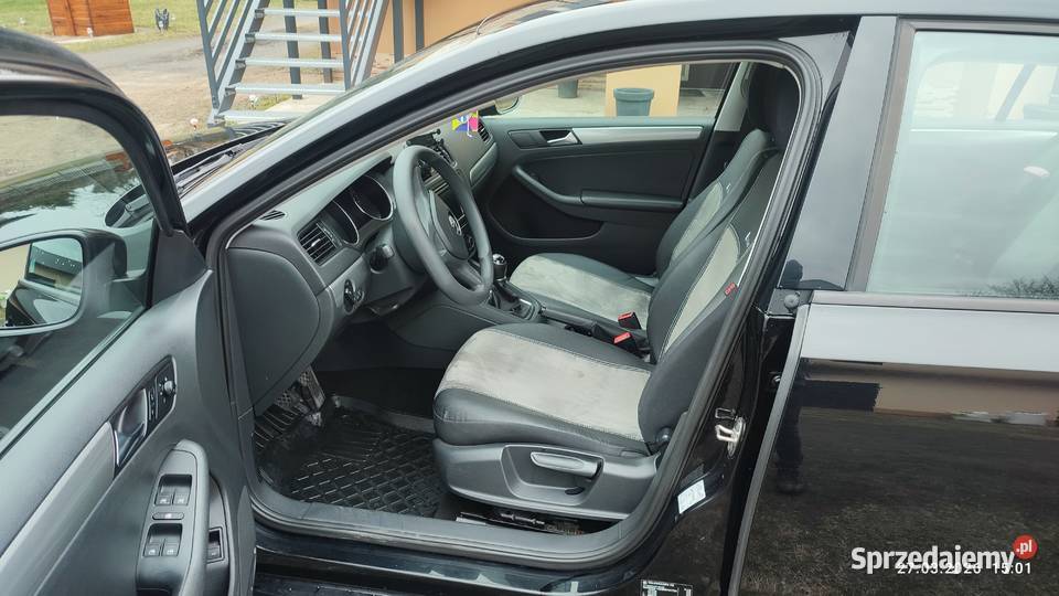 Volkswagen Jetta 2016 20TDI 110 z polskiego czarny Nowy Redzeń sprzedam