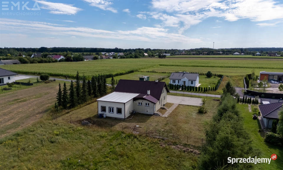sprzedaży domu wolnostojącego 197m2 Łubianka 1501m2
