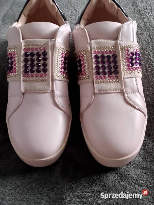 Buty Balada sportowe w rozmiarze 36 Tuchola