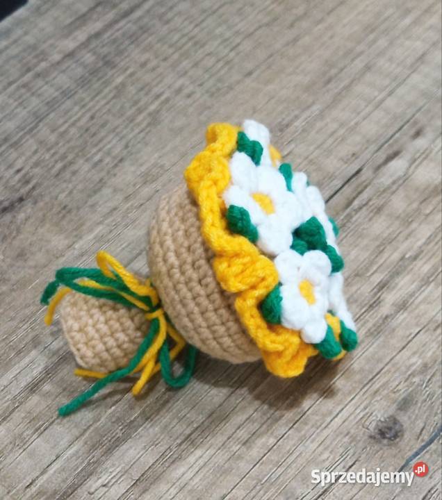 Bukiet stokrotek wykonany na szydełku Łask sprzedam