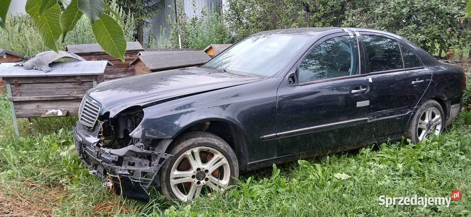 Mercedes w211 32 cdi 2004W całości na części Rok produkcji 2004
