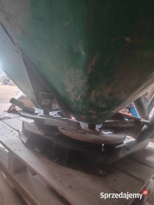 Rozsiewacz nawozu Amazone ZAF402