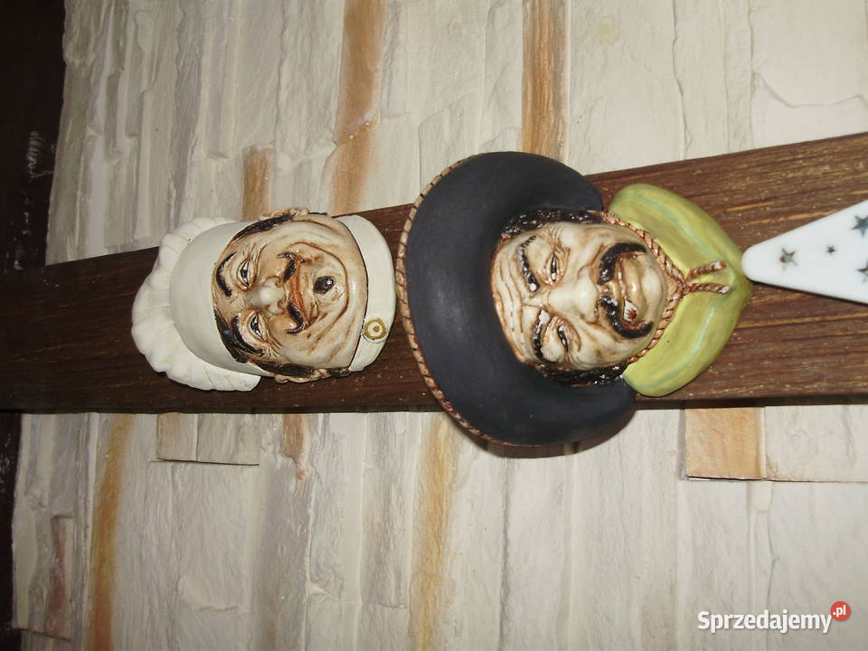 Gipsowe maski PRL dziś już unikaty Ożarów Mazowiecki