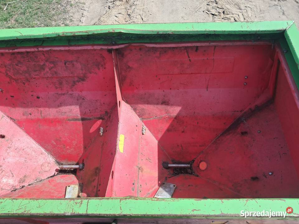 Rozsiewacz nawozu nieuszkodzony lubelskie Klonownica Mała