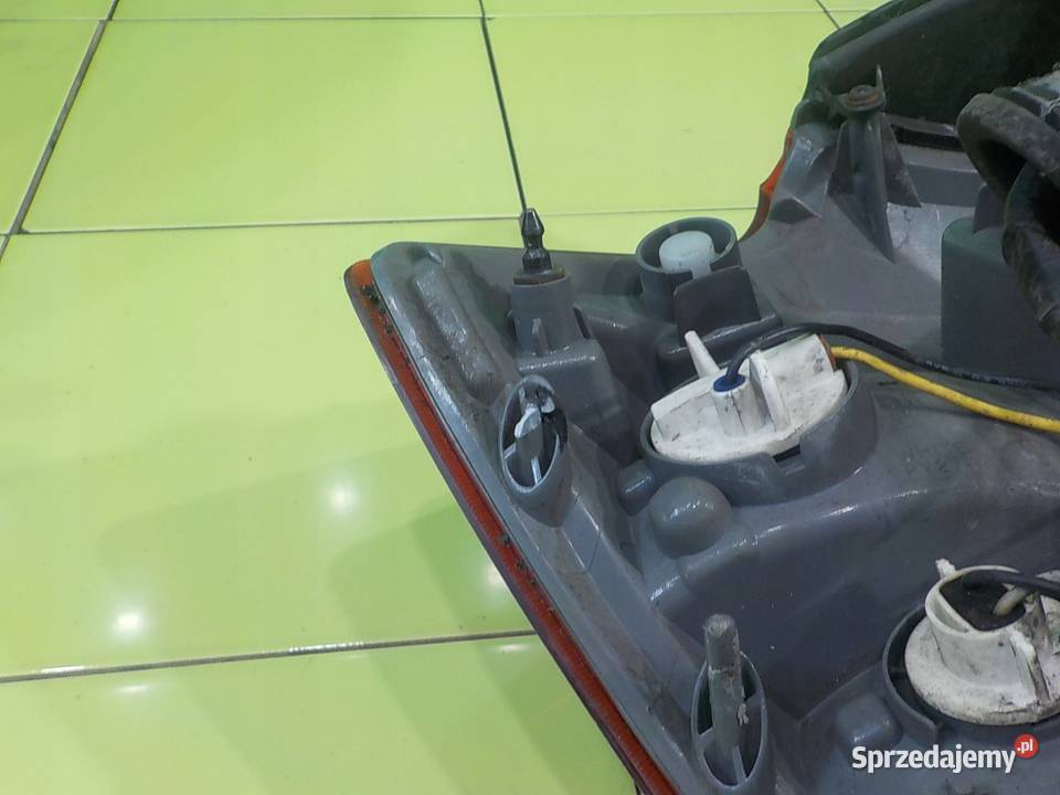 KIA CEED I LIFT 14 B 11r HB 5D lampa prawa tyl mazowieckie