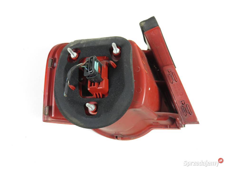 LAMPA PRAWA TYLNA VW PASSAT B6 3C2 SEDAN